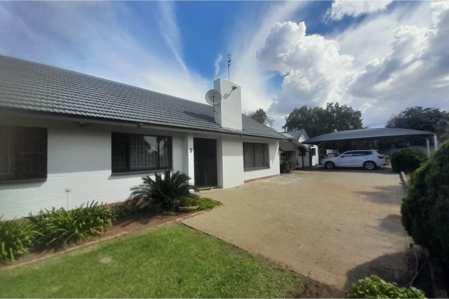 2 Bedroom Property for Sale in Meiringspark North West